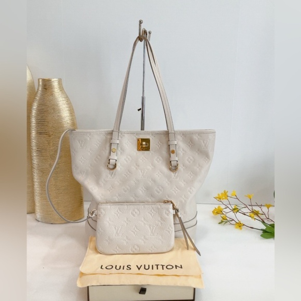 😍Authentic Louis Vuitton Empreinte Citadine PM Neige w/ wristlet